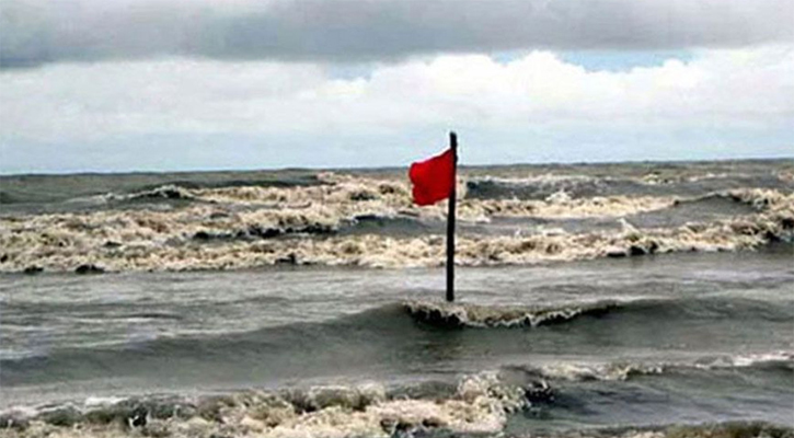 ঢাকাসহ ১০ অঞ্চলের নদীবন্দরে সতর্কতা সংকেত